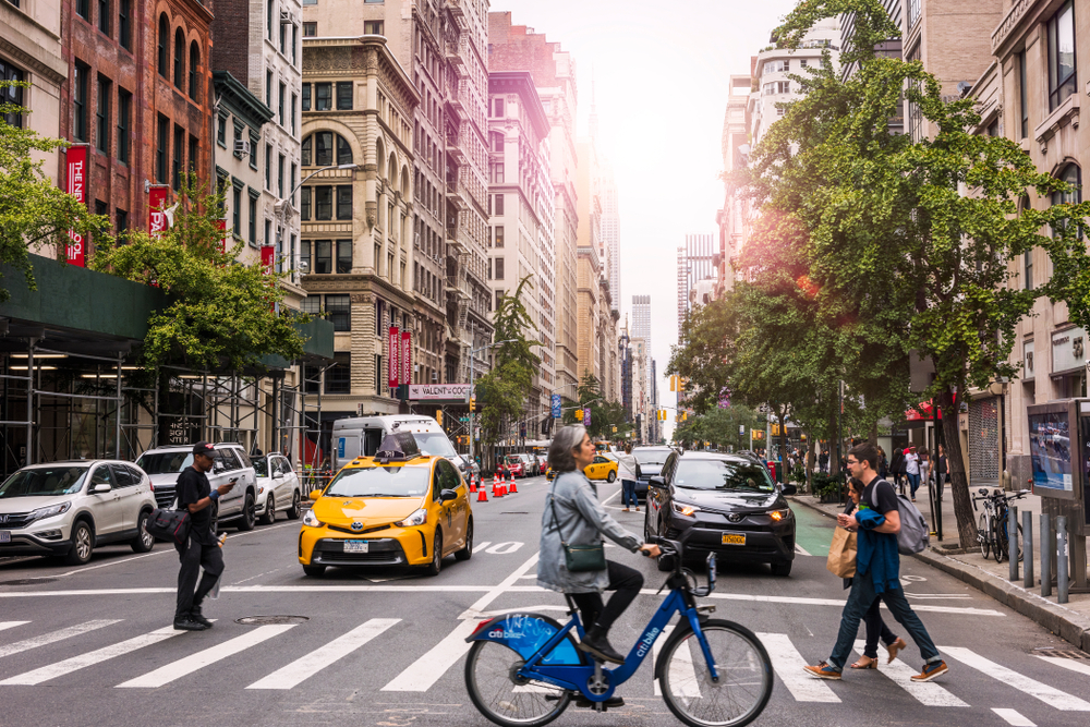 New,York,,Usa,-,September,23,,2018:,Fifth,Avenue,(5th