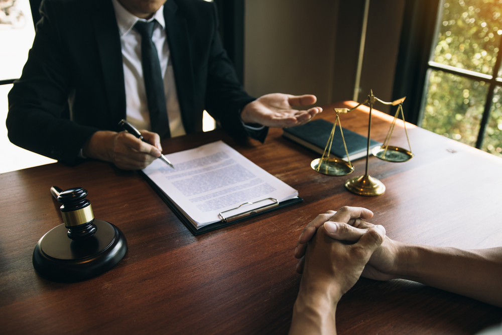 Client,Is,Explaining,The,Offense,To,The,Lawyer,And,Working Client,Is,Explaining,The,Offense,To,The,Lawyer,And,Working