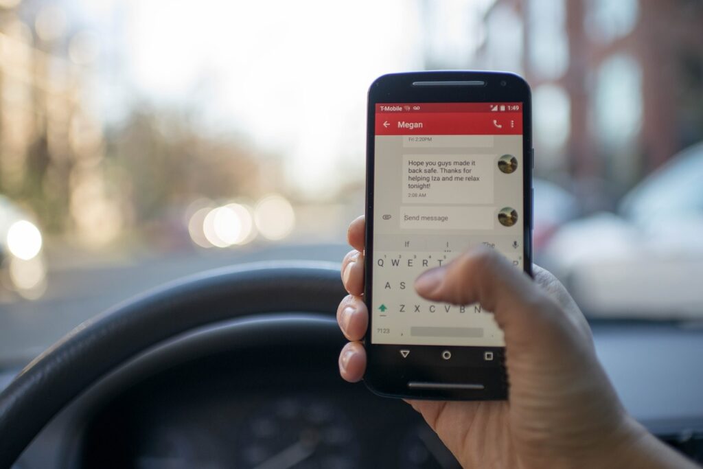 texting-and-driving texting-and-driving